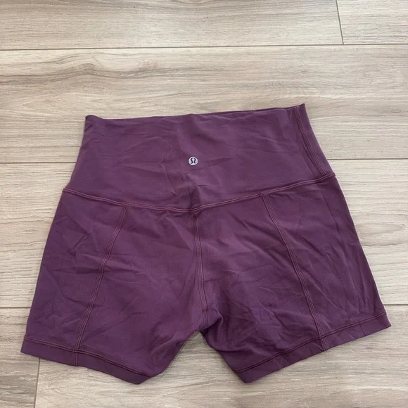 lululemon athletica Women's Plum Bike Shorts - Align 6 - Picture 1 of 2